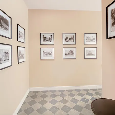 Four Seasons Martelli Luxury 50 M From Duomo