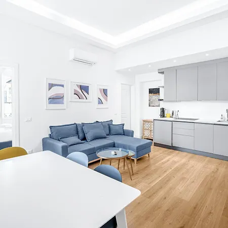 Four Seasons Martelli Luxury 50 M From Duomo *