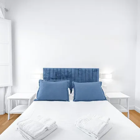 Four Seasons Martelli Luxury 50 M From Duomo