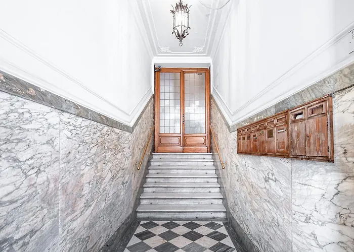 Four Seasons Martelli Luxury 50 M From Duomo